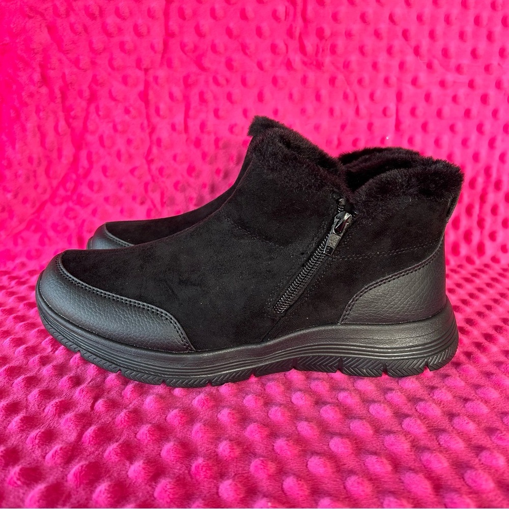 Winter Ankle Boots - Women’s 7.5 (38)